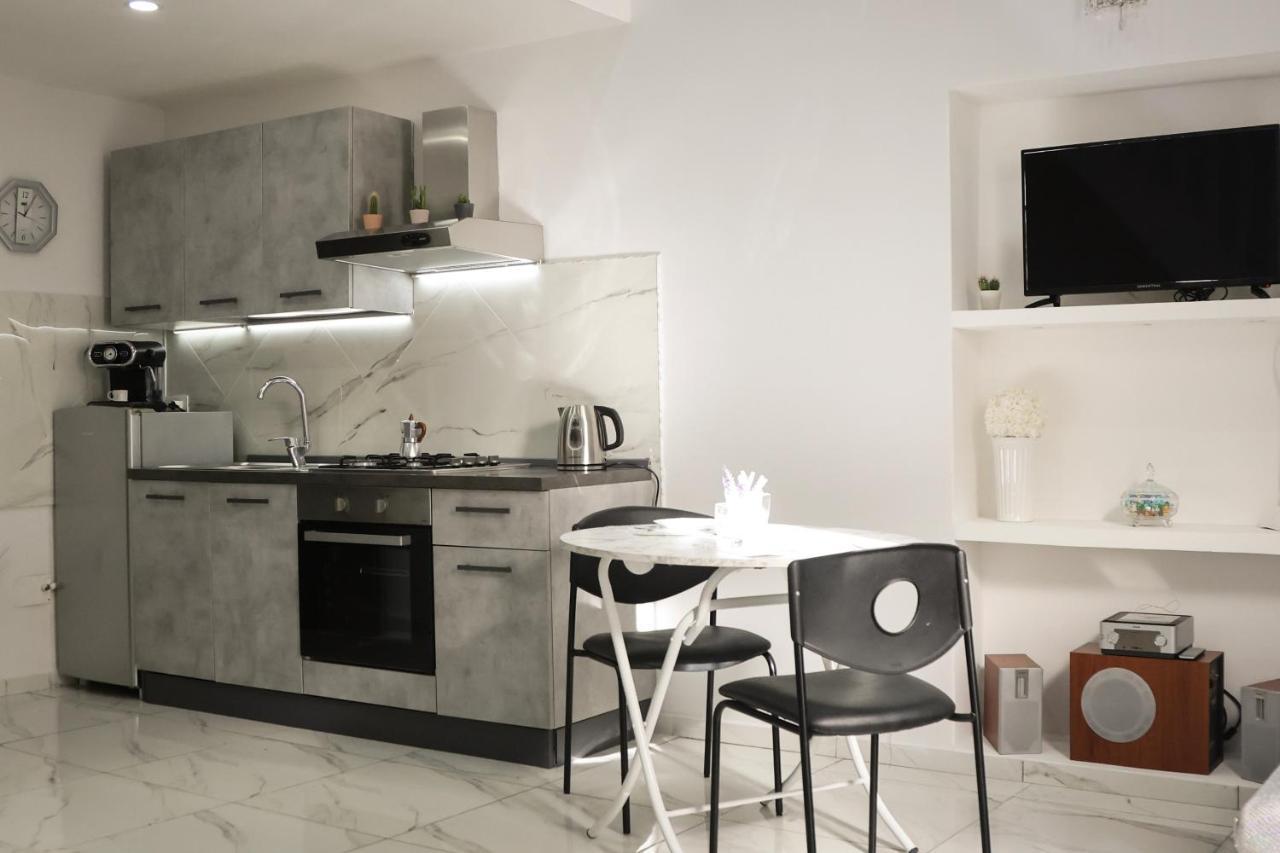 Modern By Sasy In The Centre Appartement Naples